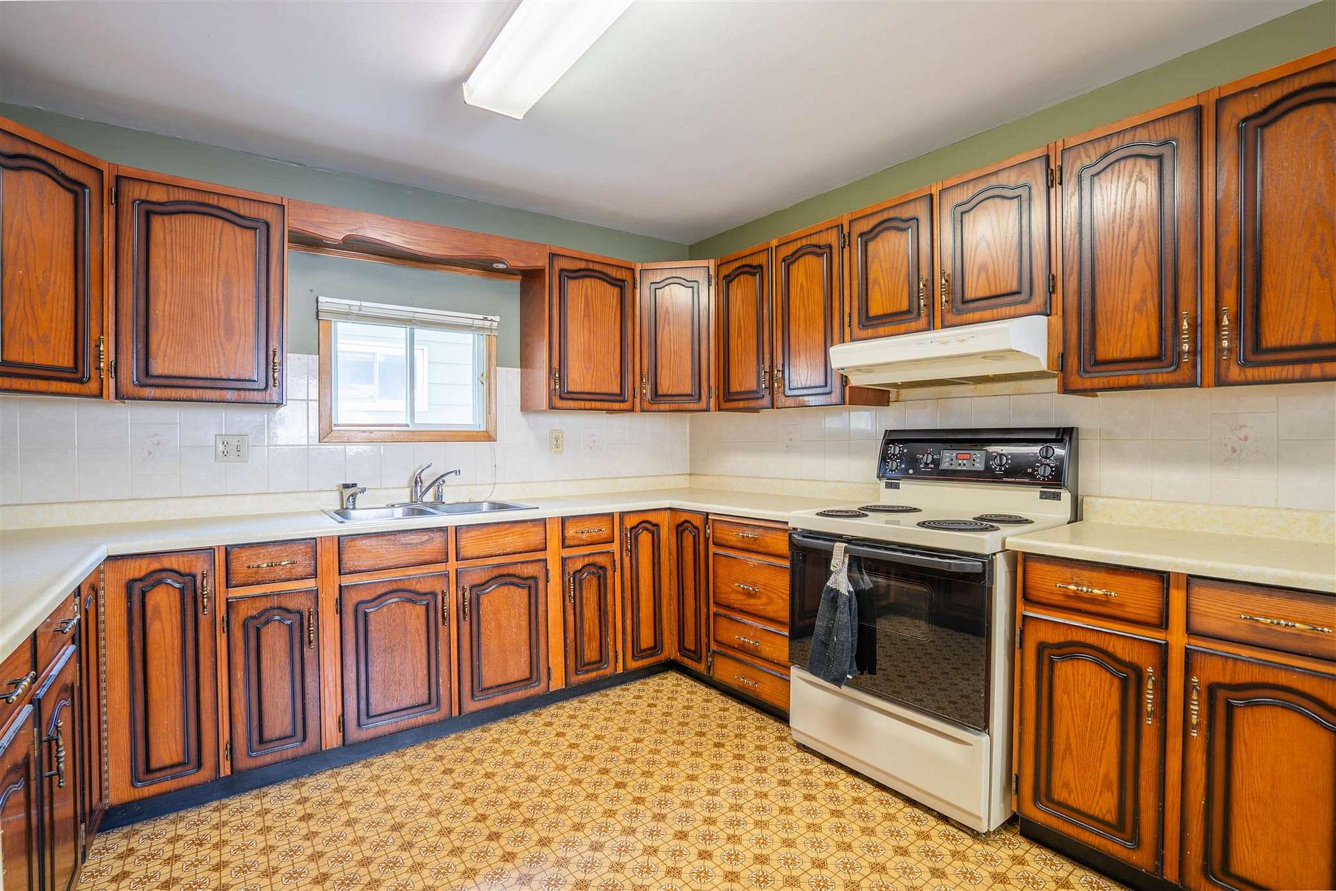 Photo 10 of 225 Beverley Street, Sault Ste Marie, Ward 2 — HOMEH