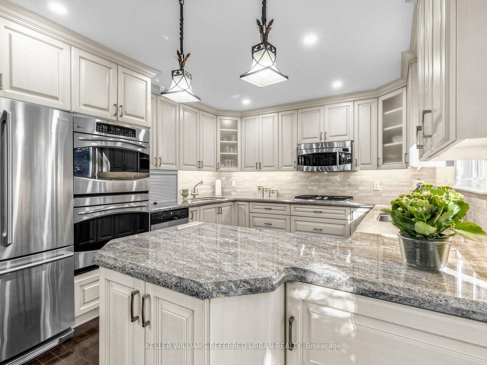 Photo 14 of 49 Invermay Avenue, North York, Clanton Park — HOMEH