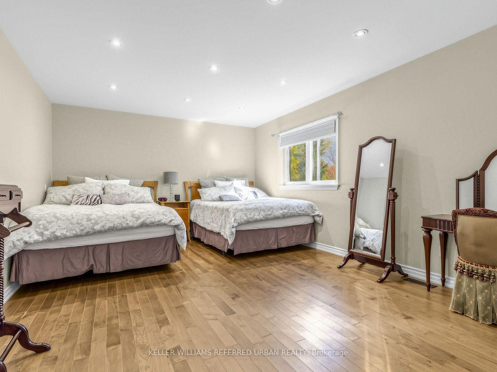 Photo 22 of 49 Invermay Avenue, North York, Clanton Park — HOMEH