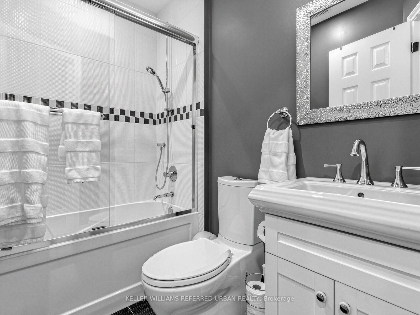 Photo 33 of 49 Invermay Avenue, North York, Clanton Park — HOMEH