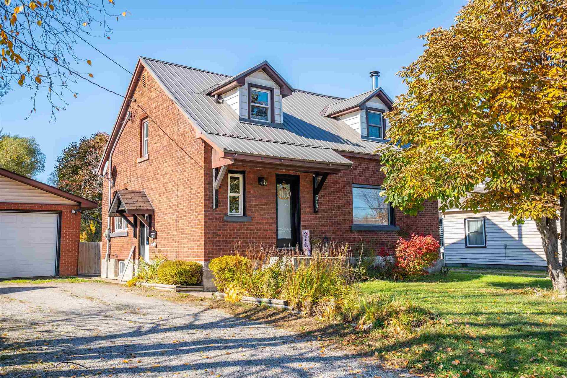 Photo of 317 Goulais Avenue