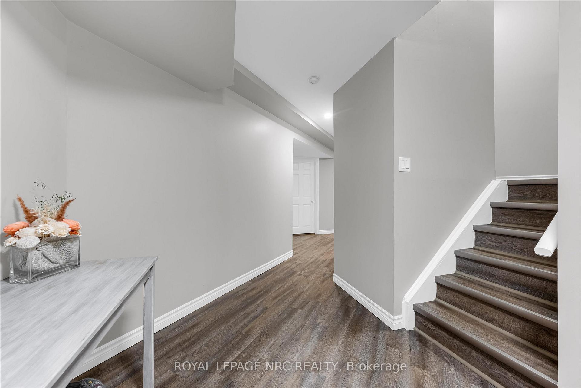 Photo 24 of 92 Ward Circle, Thorold, Confederation Heights — HOMEH