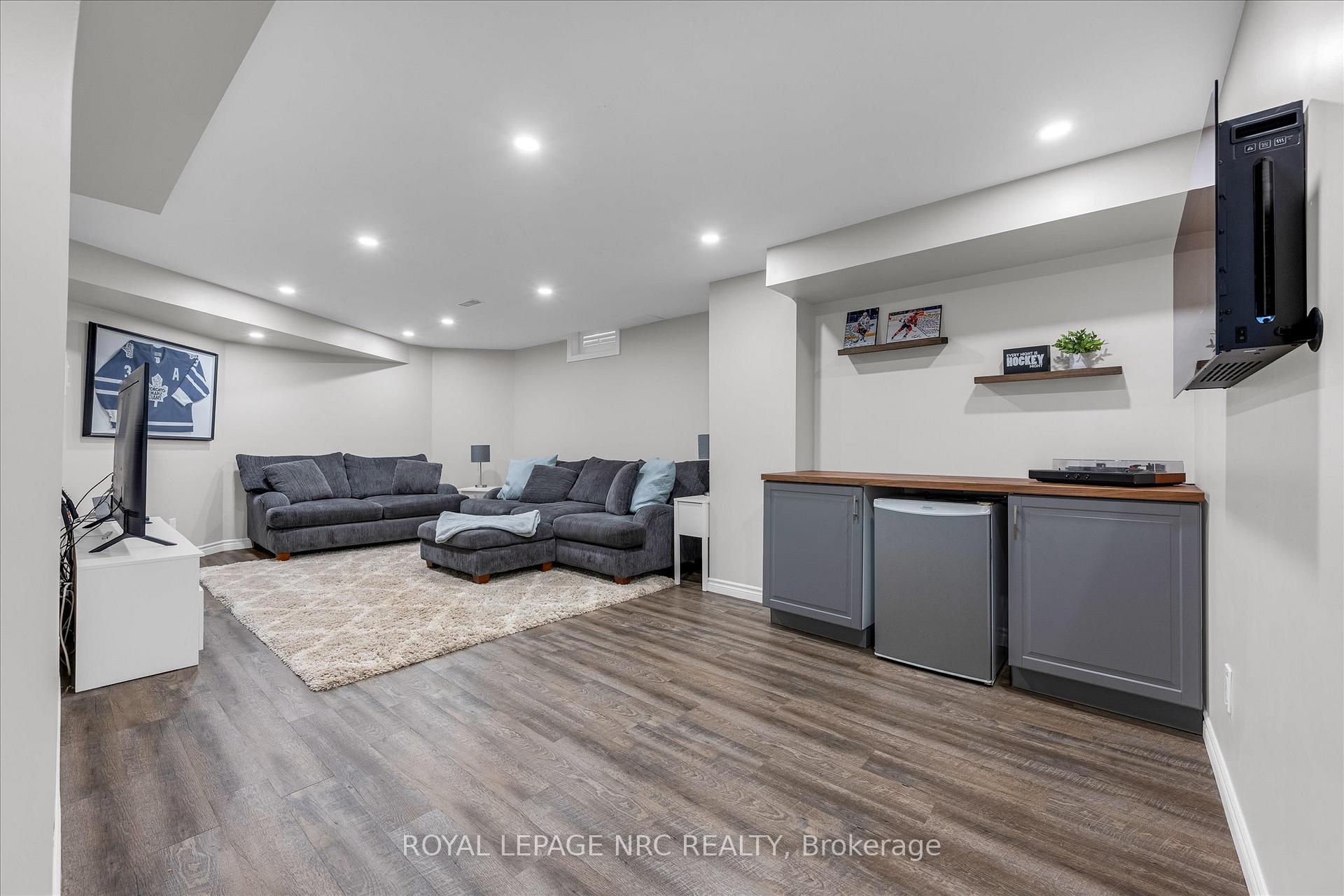 Photo 25 of 92 Ward Circle, Thorold, Confederation Heights — HOMEH