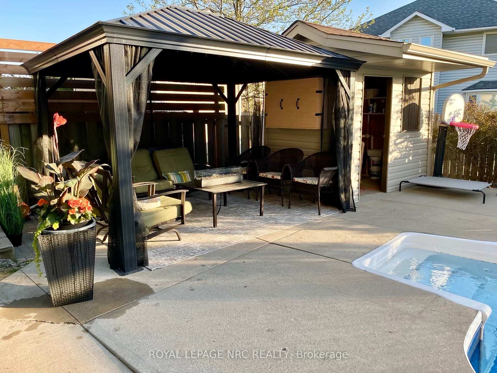 Photo 31 of 92 Ward Circle, Thorold, Confederation Heights — HOMEH