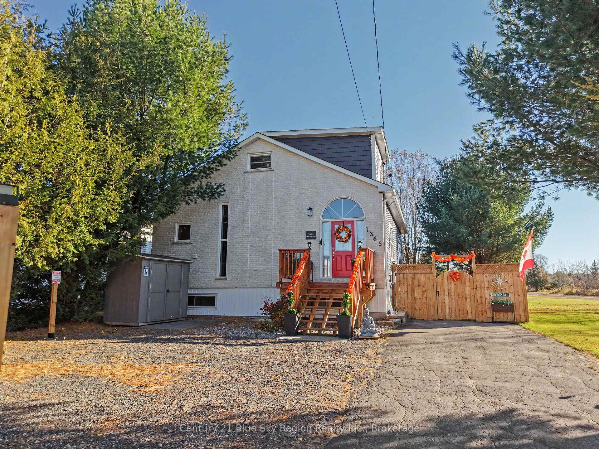 Photo of 1365 Main Street