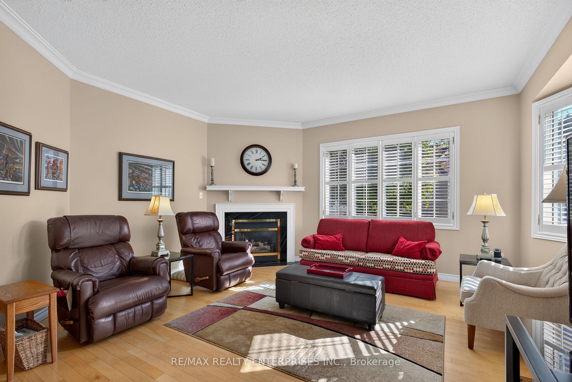 Photo 10 of 258 Silverbirch Boulevard, Hamilton, Mount Hope — HOMEH