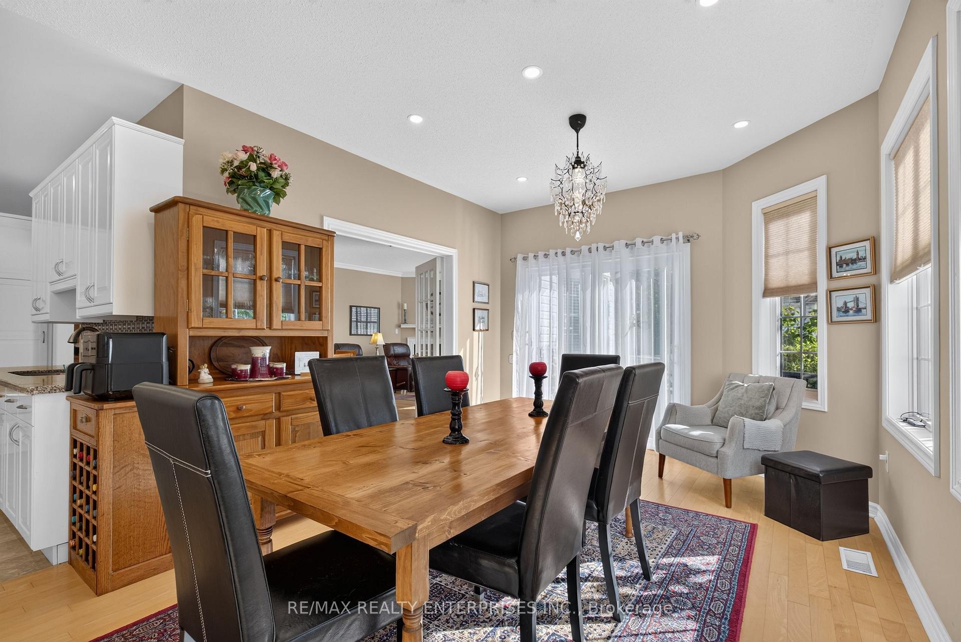 Photo 13 of 258 Silverbirch Boulevard, Hamilton, Mount Hope — HOMEH