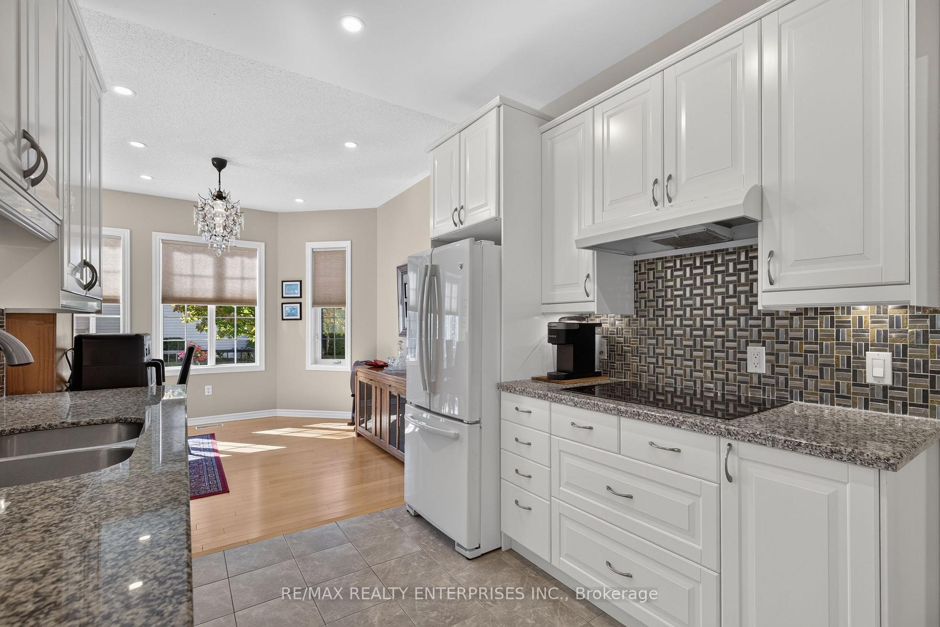 Photo 18 of 258 Silverbirch Boulevard, Hamilton, Mount Hope — HOMEH