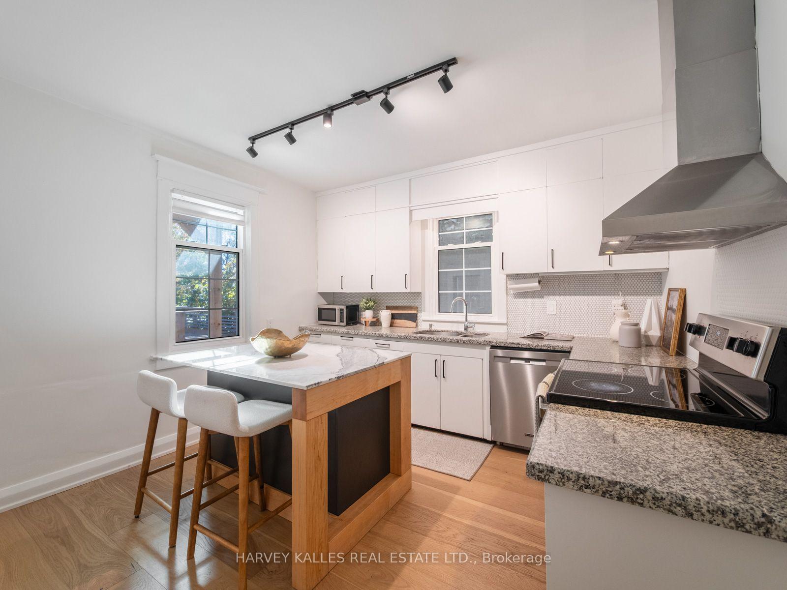 Photo 10 of 35 Dynevor Road, Toronto, Caledonia-Fairbank — HOMEH