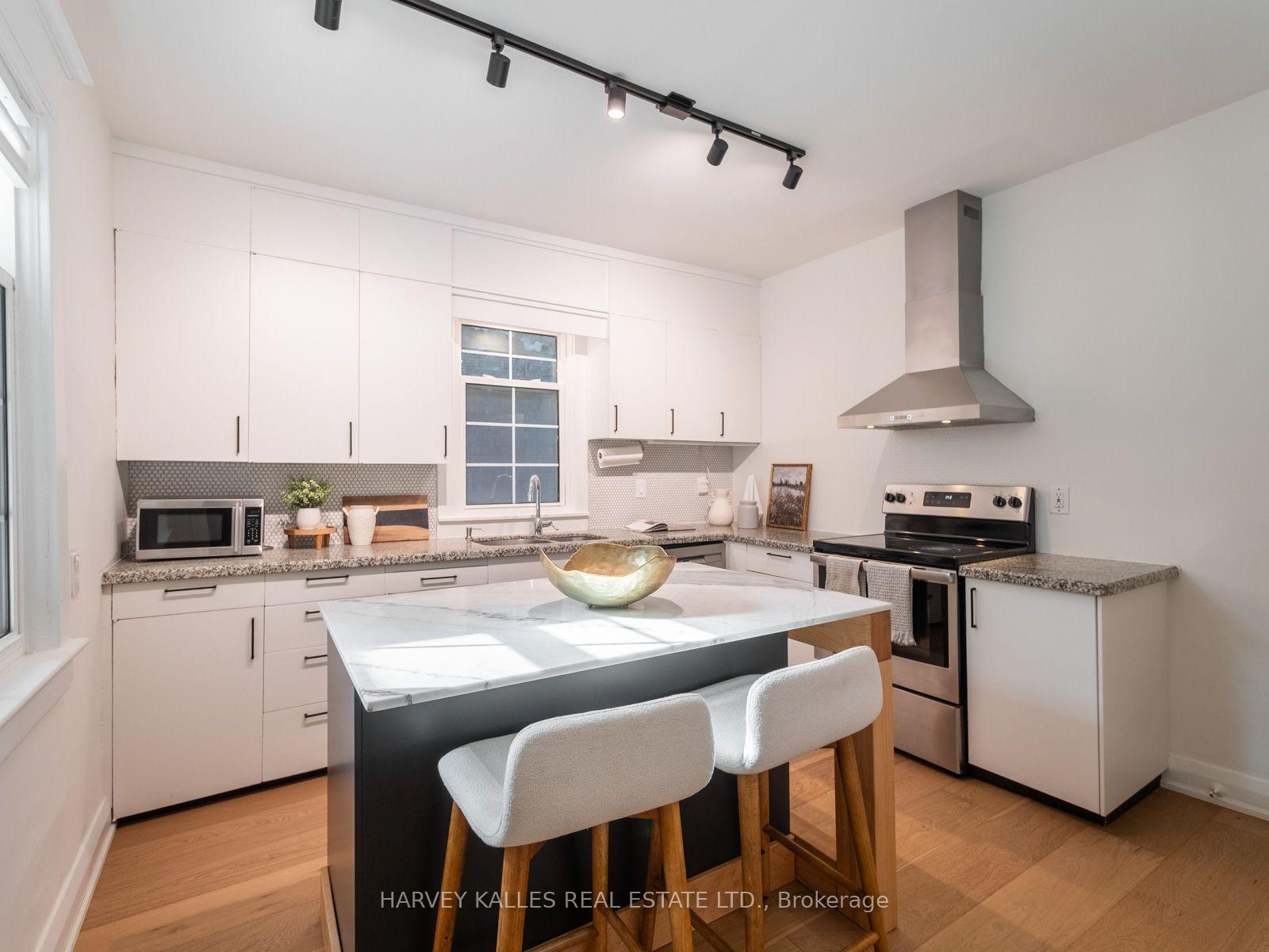 Photo 11 of 35 Dynevor Road, Toronto, Caledonia-Fairbank — HOMEH