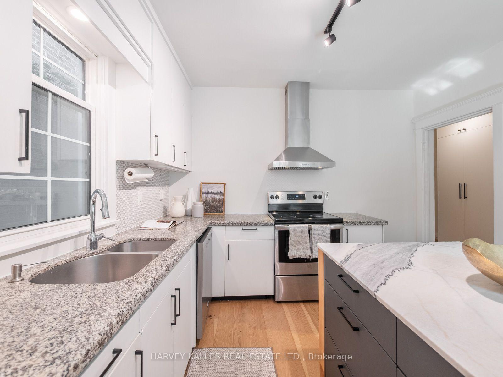 Photo 13 of 35 Dynevor Road, Toronto, Caledonia-Fairbank — HOMEH