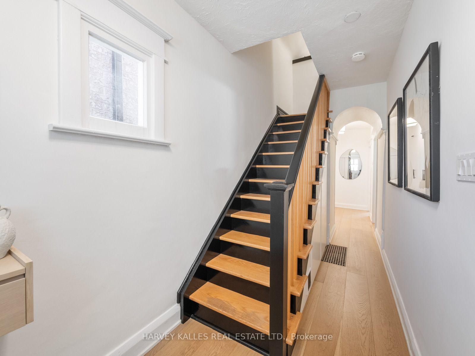 Photo 16 of 35 Dynevor Road, Toronto, Caledonia-Fairbank — HOMEH