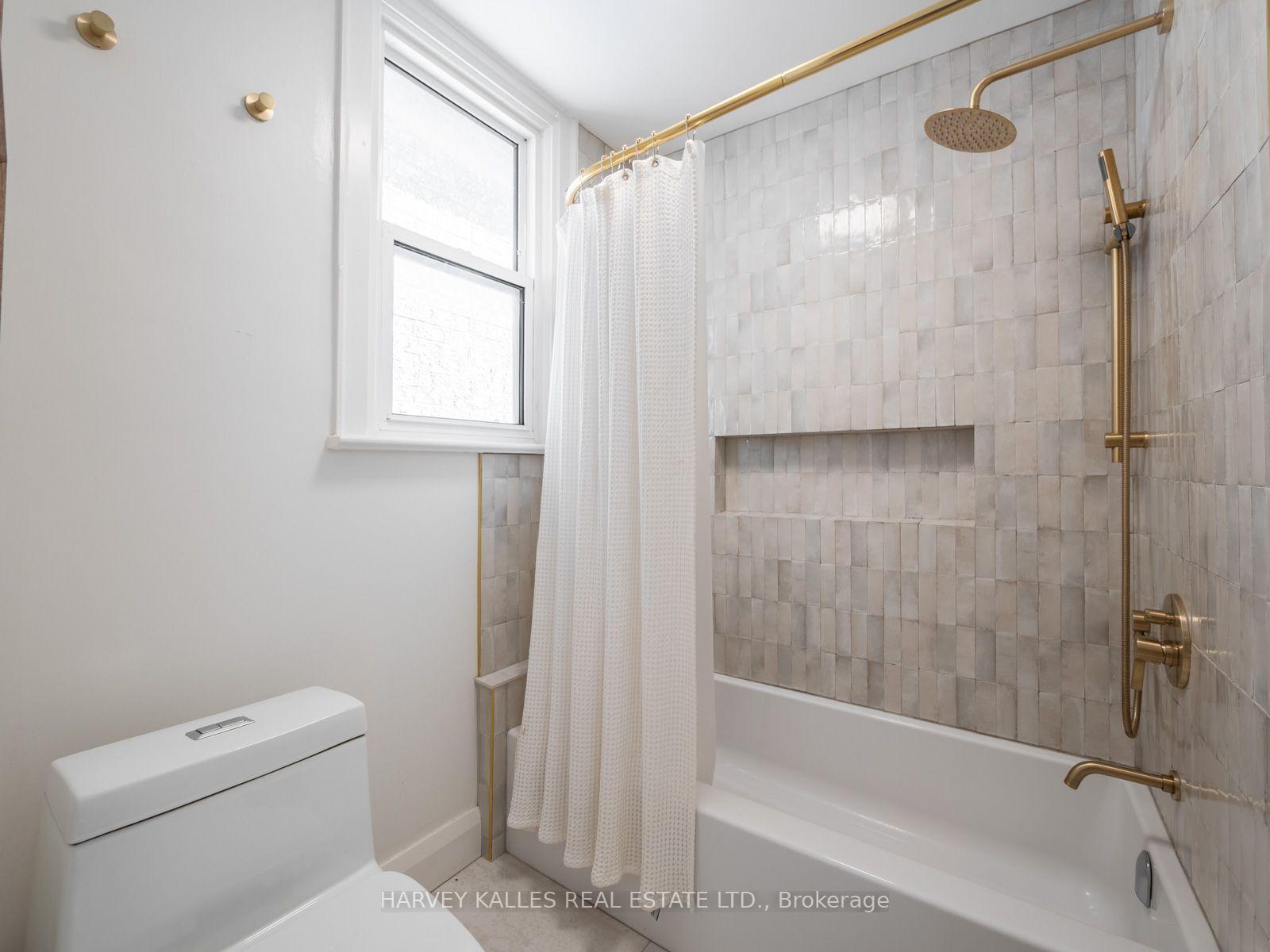 Photo 19 of 35 Dynevor Road, Toronto, Caledonia-Fairbank — HOMEH