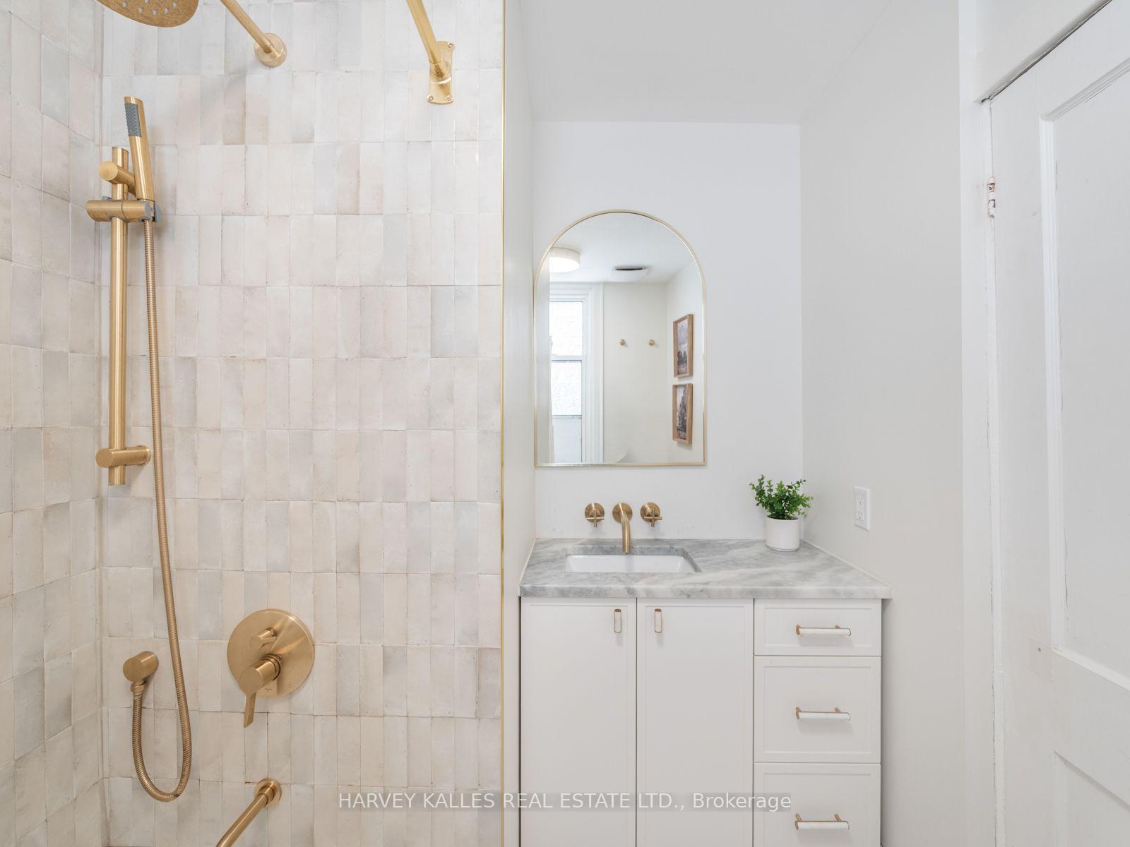 Photo 20 of 35 Dynevor Road, Toronto, Caledonia-Fairbank — HOMEH