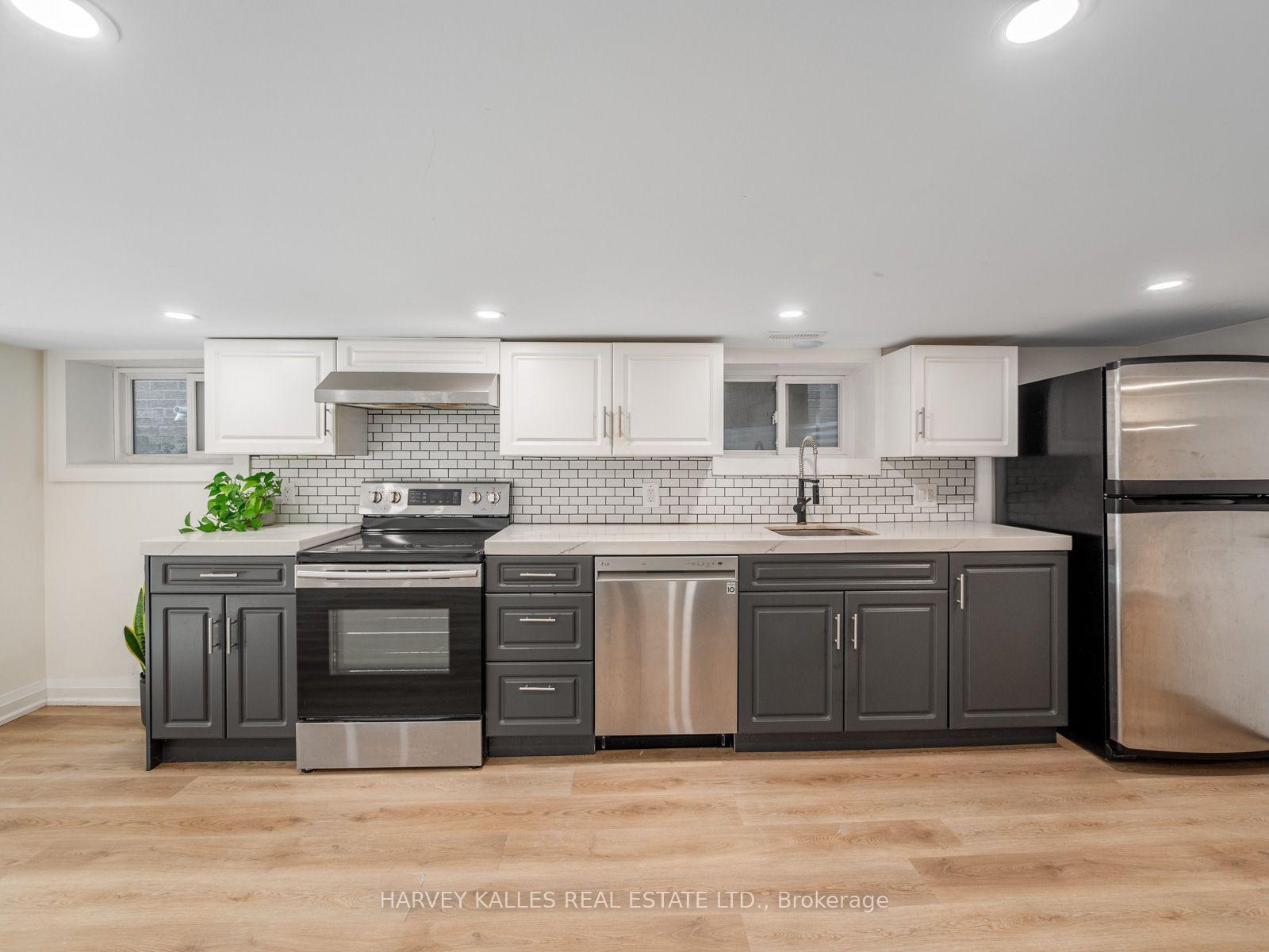 Photo 25 of 35 Dynevor Road, Toronto, Caledonia-Fairbank — HOMEH