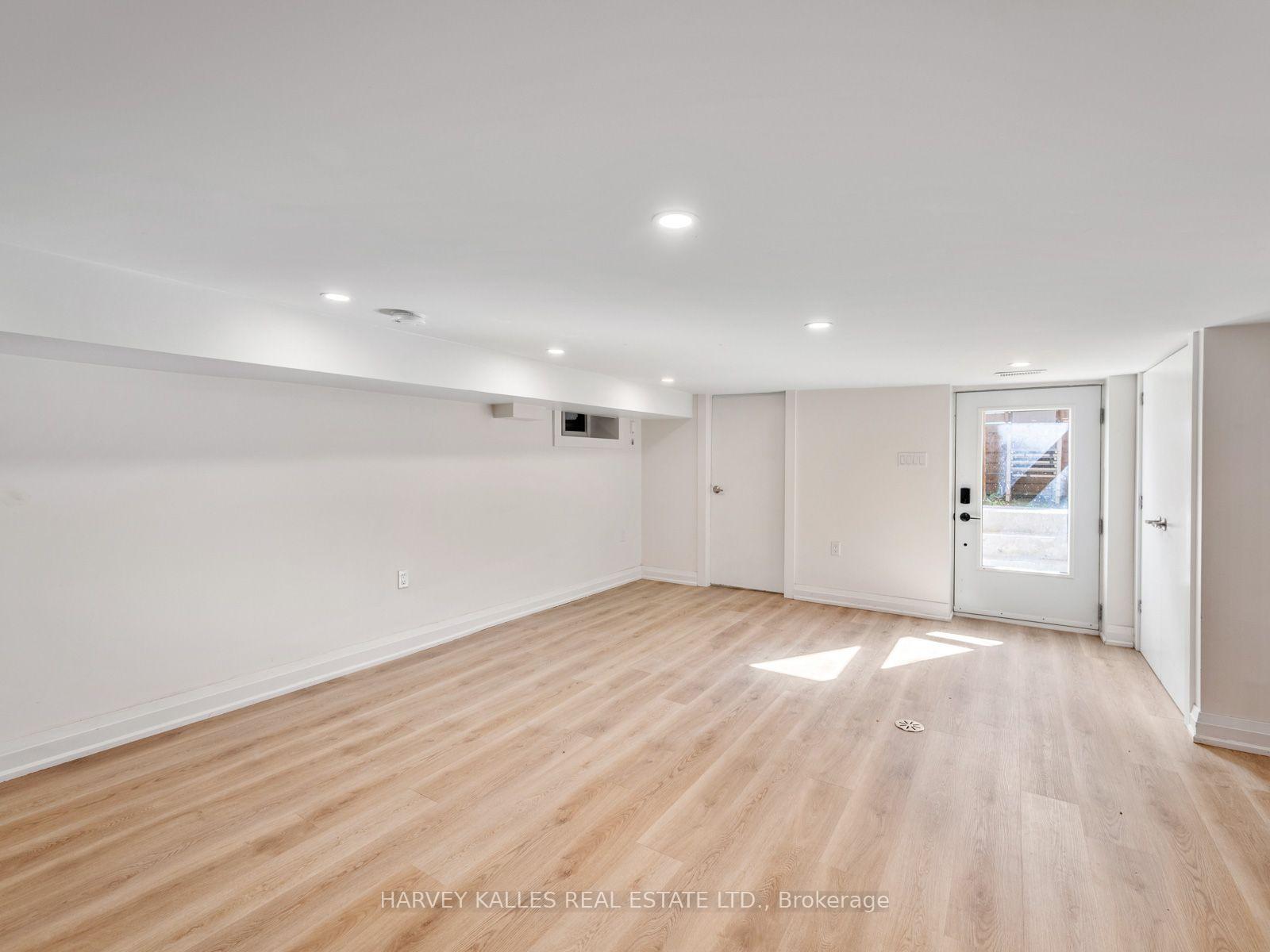 Photo 26 of 35 Dynevor Road, Toronto, Caledonia-Fairbank — HOMEH