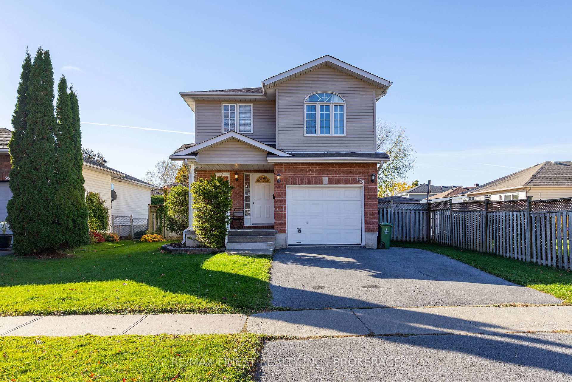 Photo 2 of 929 Lombardy Street, Kingston, South of Taylor-Kidd Blvd — HOMEH