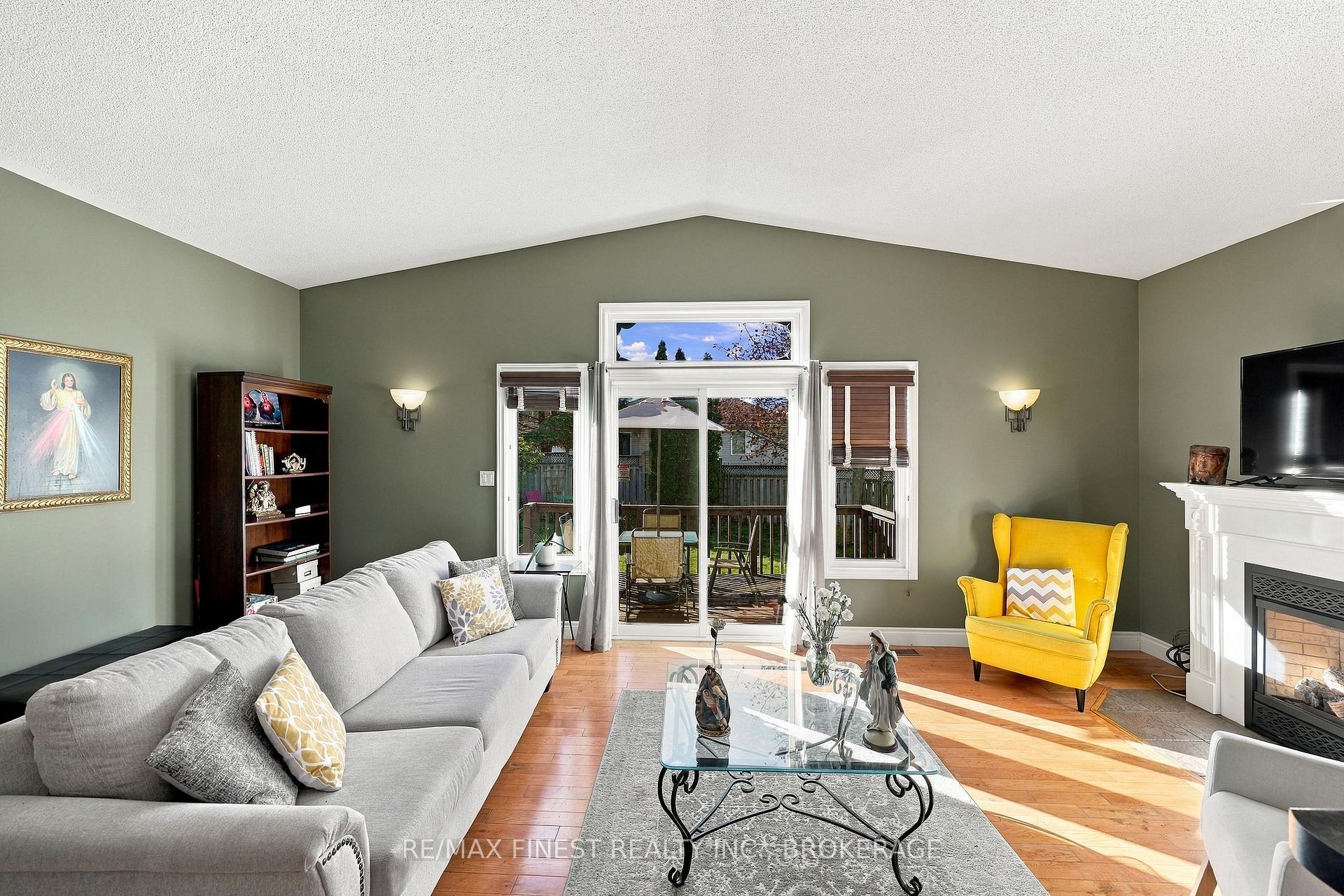 Photo 18 of 929 Lombardy Street, Kingston, South of Taylor-Kidd Blvd — HOMEH