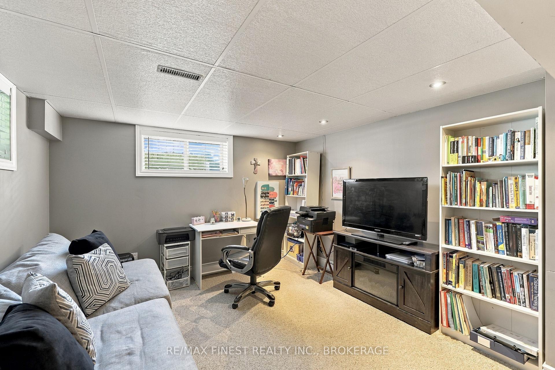 Photo 36 of 929 Lombardy Street, Kingston, South of Taylor-Kidd Blvd — HOMEH