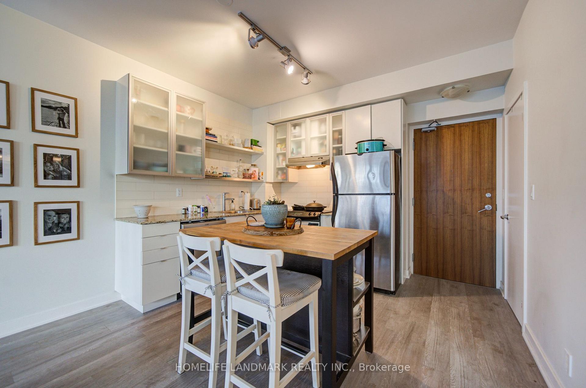 Photo 4 of Unit 604, 33 Lombard Street, Toronto, Church-Yonge Corridor — HOMEH