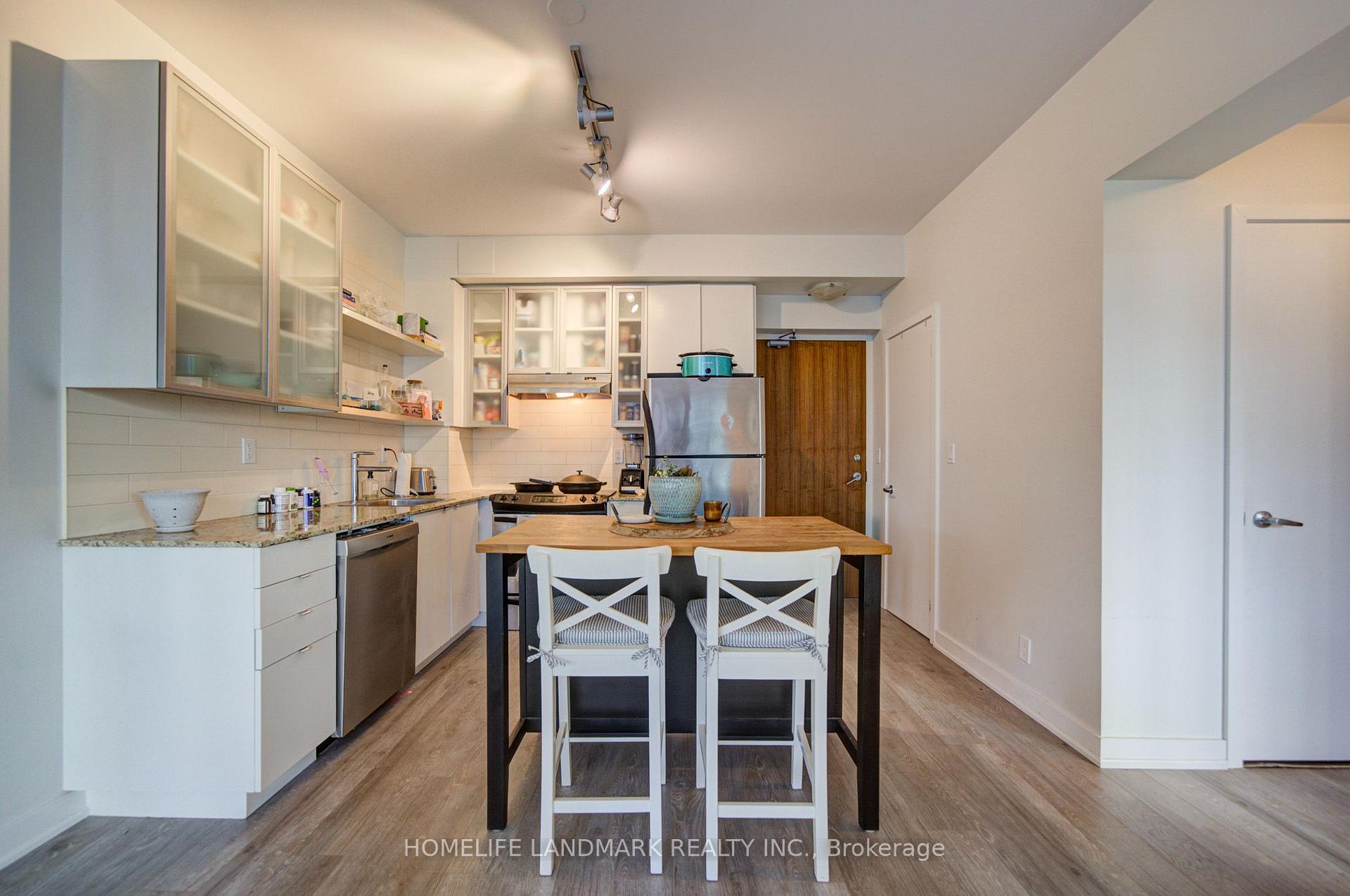 Photo 5 of Unit 604, 33 Lombard Street, Toronto, Church-Yonge Corridor — HOMEH