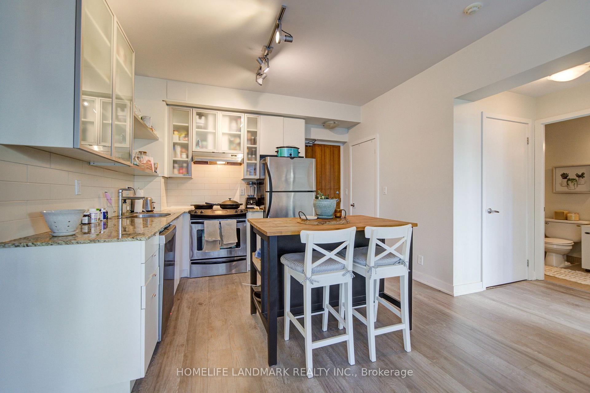 Photo 6 of Unit 604, 33 Lombard Street, Toronto, Church-Yonge Corridor — HOMEH