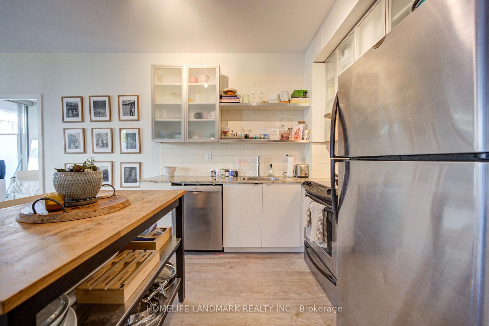 Photo 7 of Unit 604, 33 Lombard Street, Toronto, Church-Yonge Corridor — HOMEH