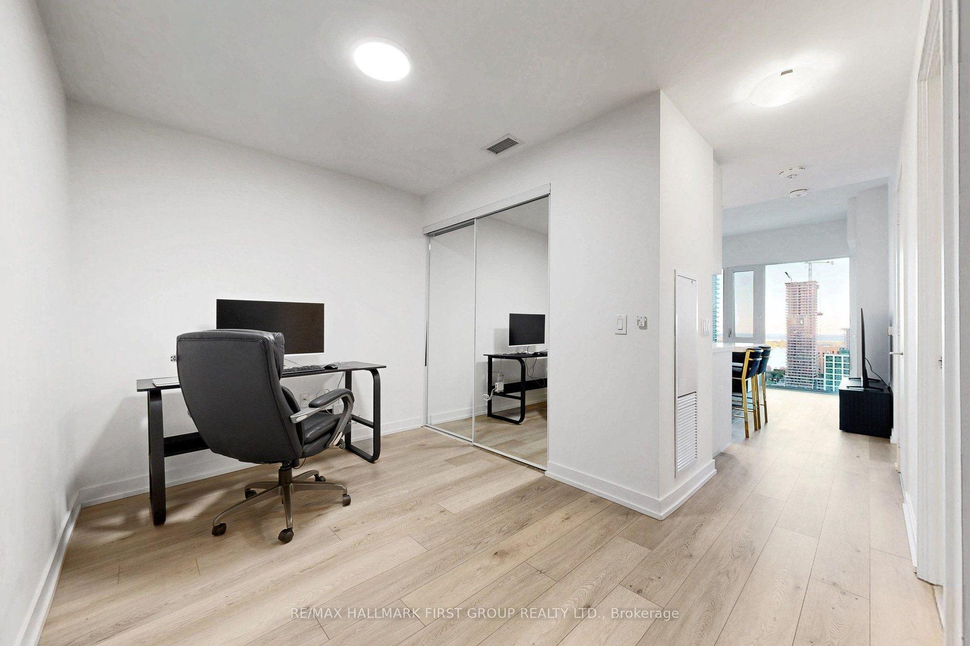Photo 4 of Unit 2201, 158 Front Street E, Toronto, Moss Park — HOMEH