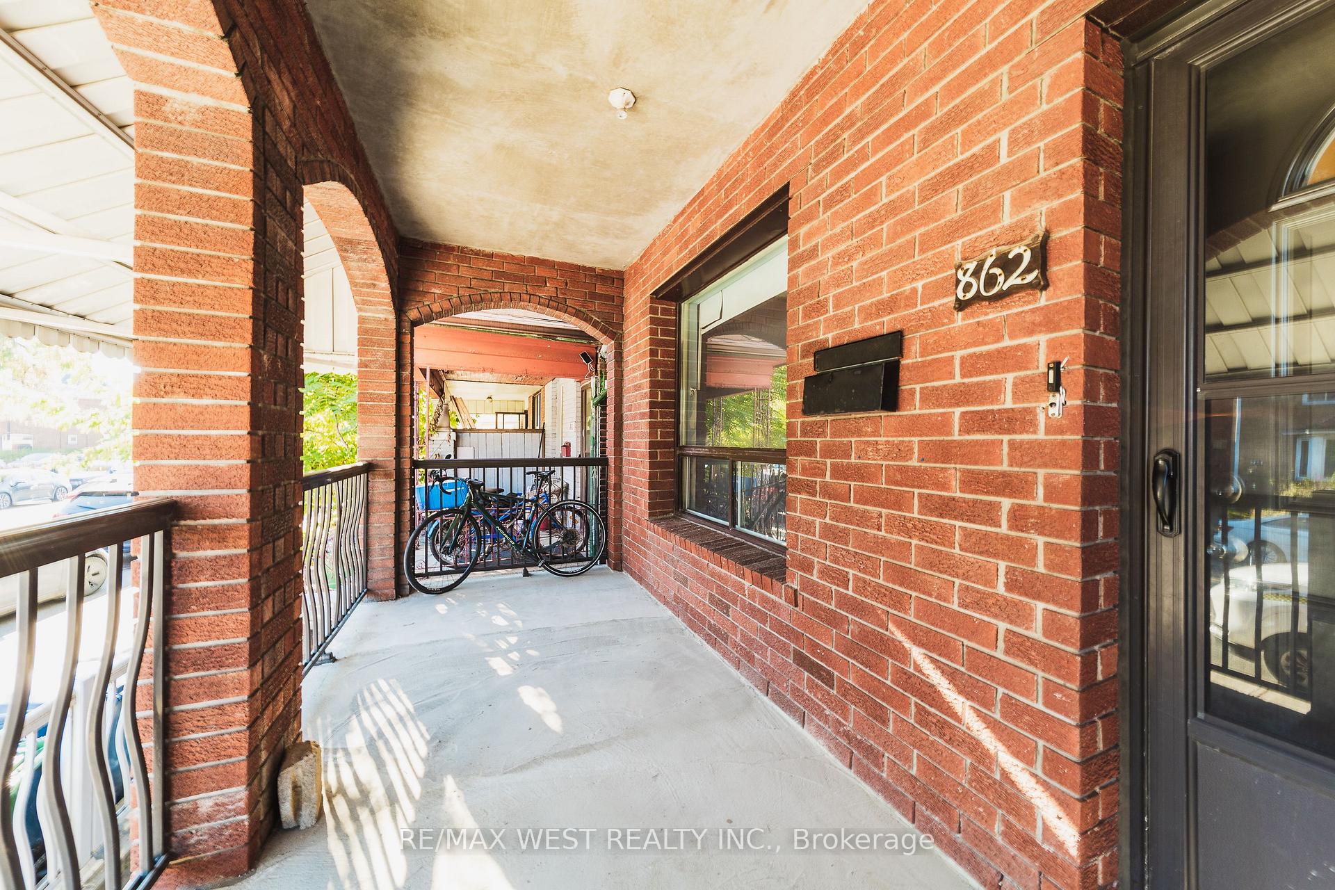 Photo 2 of Unit Main, 862 Ossington Avenue, Toronto, Dovercourt-Wallace Emerson-Junction — HOMEH