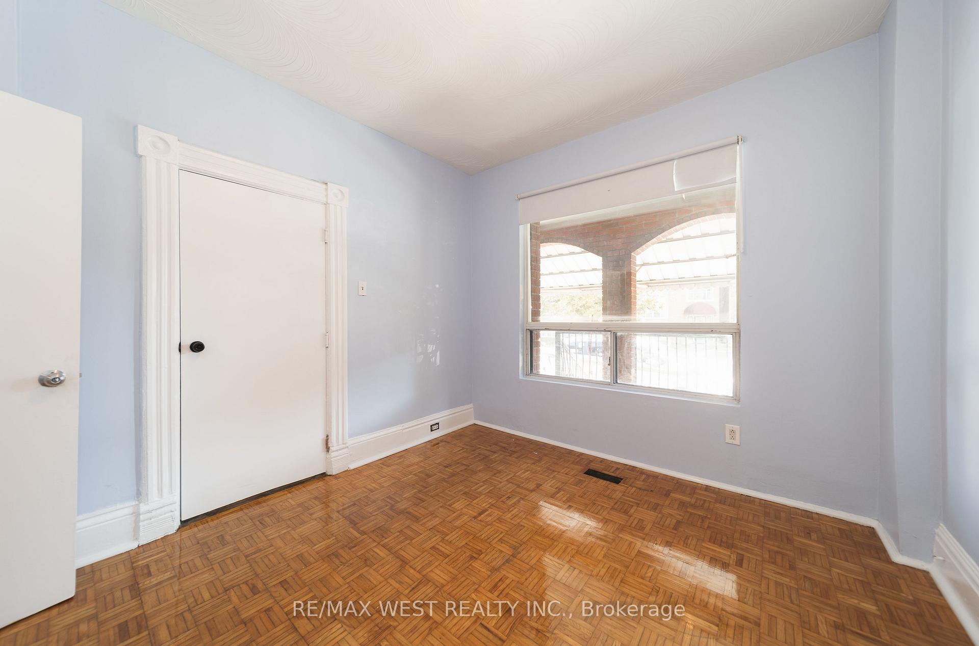 Photo 4 of Unit Main, 862 Ossington Avenue, Toronto, Dovercourt-Wallace Emerson-Junction — HOMEH