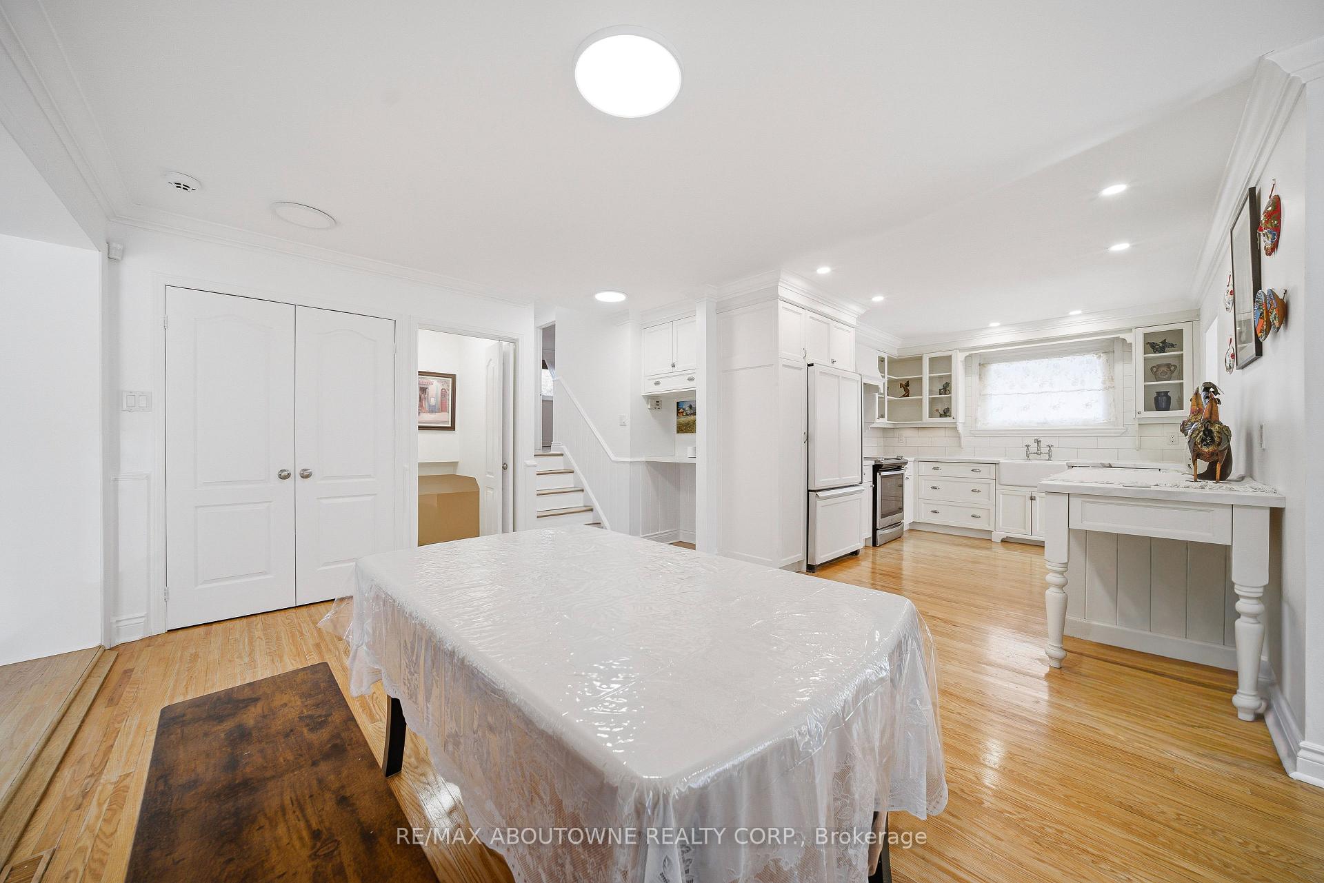 Photo 8 of 481 Anthony Drive, Oakville, Old Oakville — HOMEH