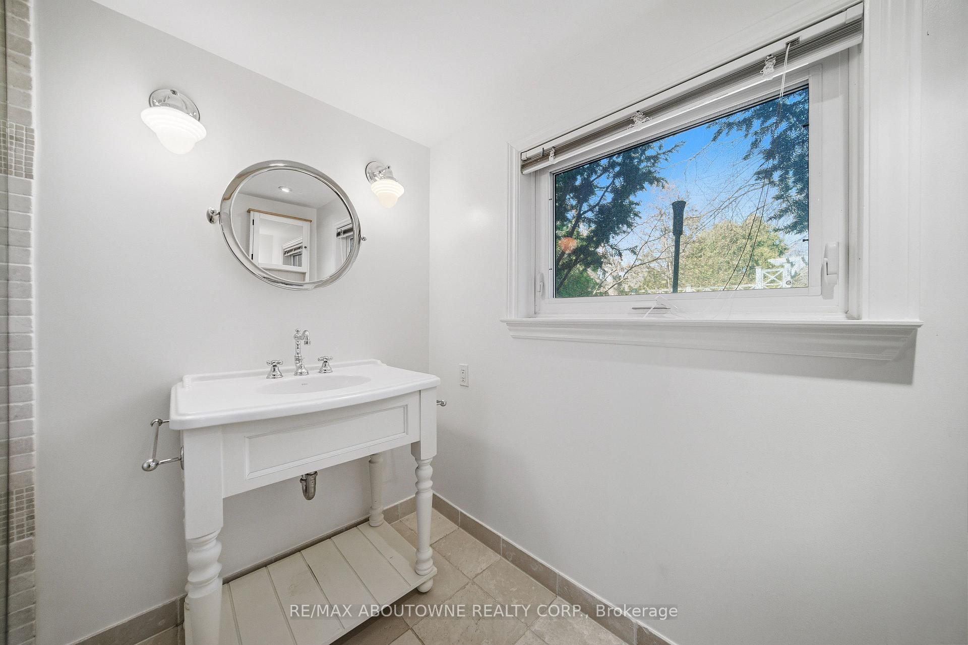 Photo 26 of 481 Anthony Drive, Oakville, Old Oakville — HOMEH