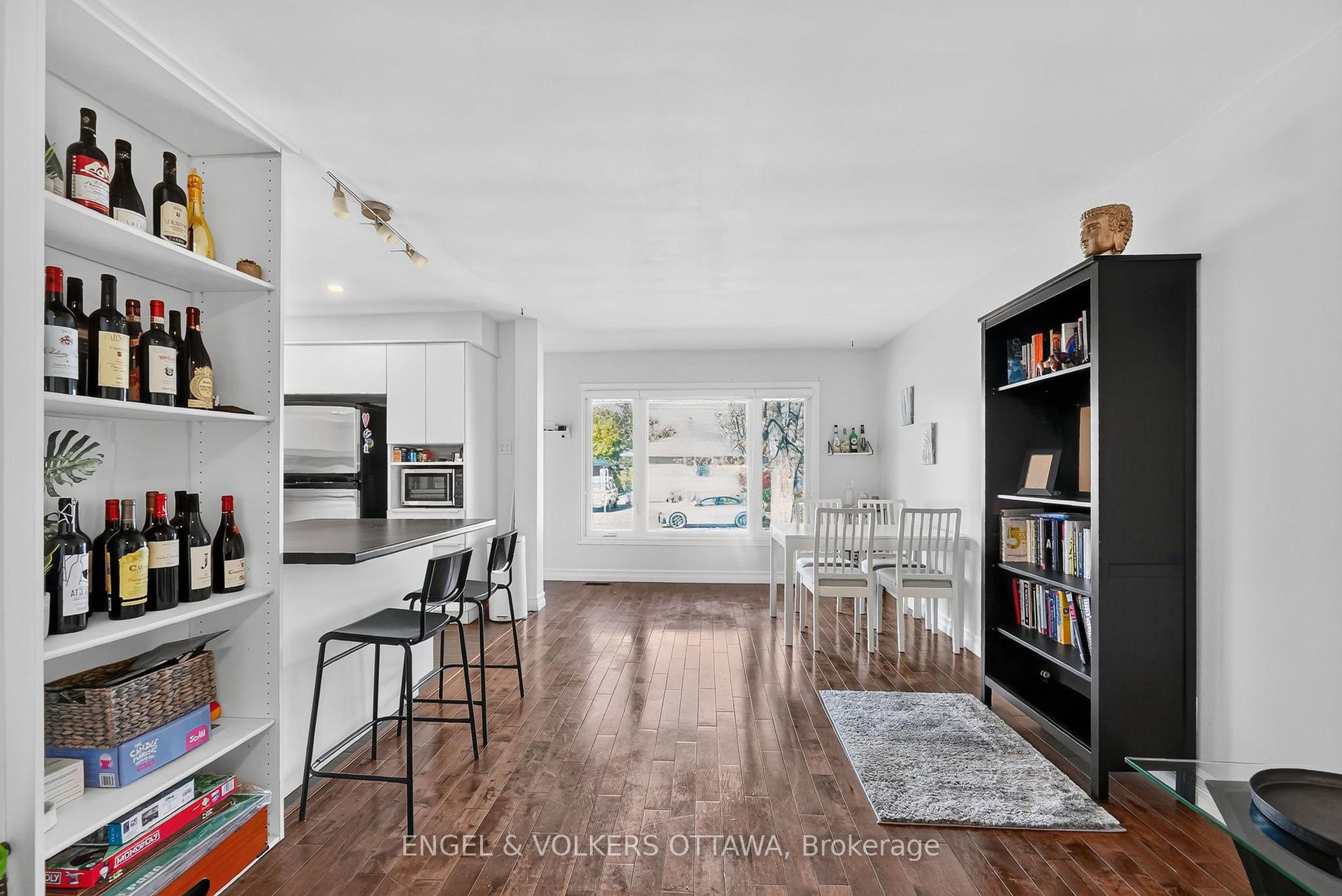 Photo 3 of 392 Fullerton Avenue, Ottawa, Overbrook/Castle Heights — HOMEH