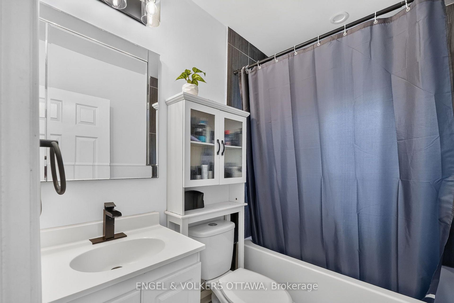 Photo 13 of 392 Fullerton Avenue, Ottawa, Overbrook/Castle Heights — HOMEH