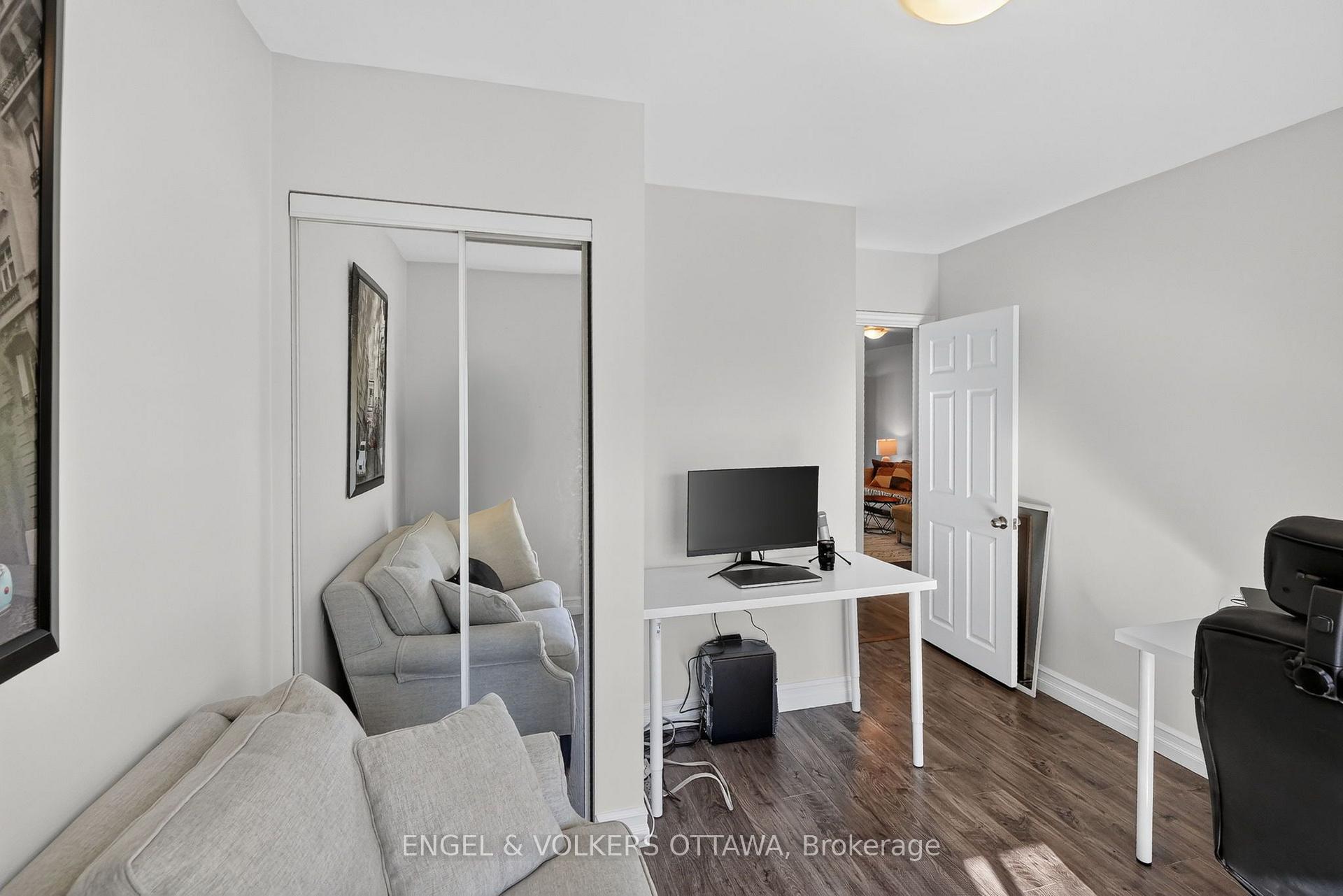 Photo 15 of 392 Fullerton Avenue, Ottawa, Overbrook/Castle Heights — HOMEH