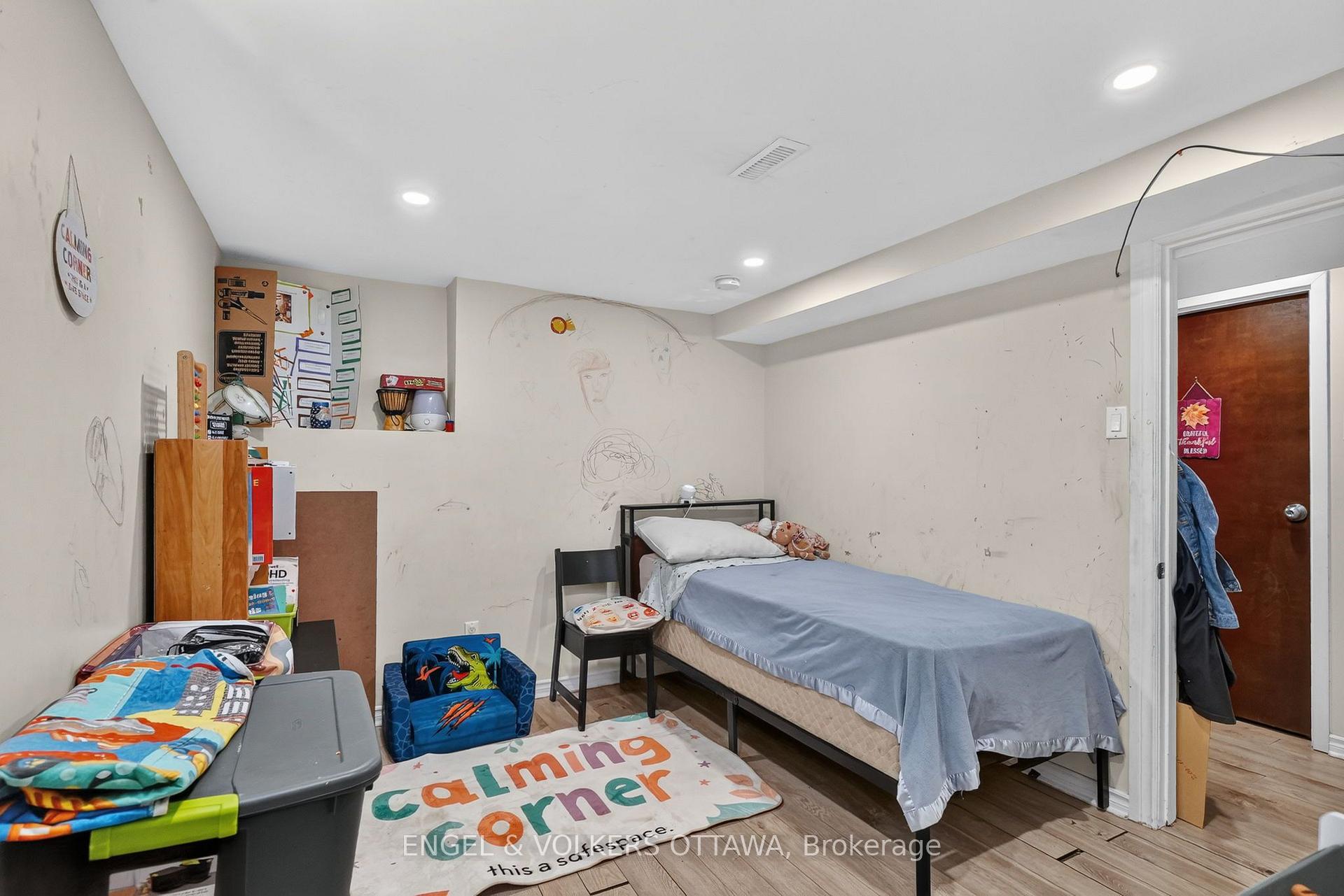 Photo 22 of 392 Fullerton Avenue, Ottawa, Overbrook/Castle Heights — HOMEH