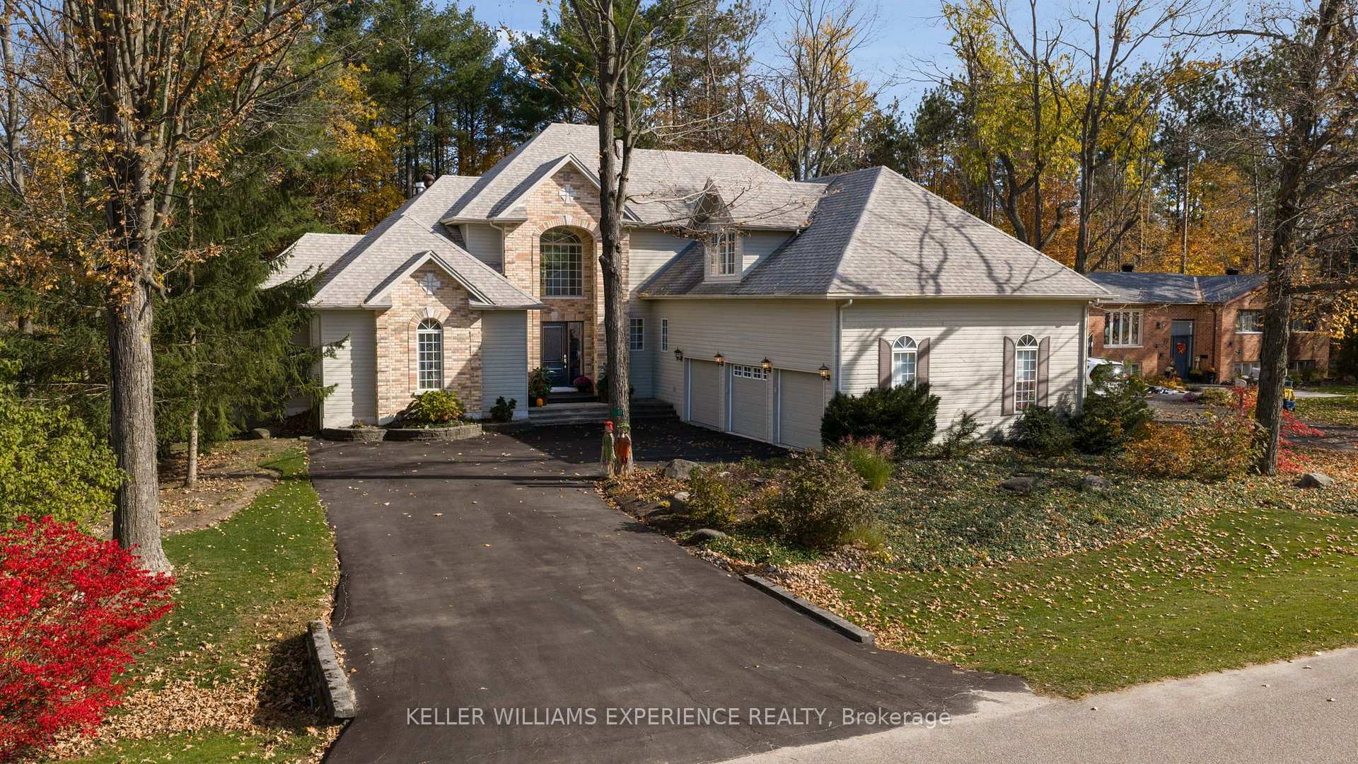 Front of 17 Fairway Court
