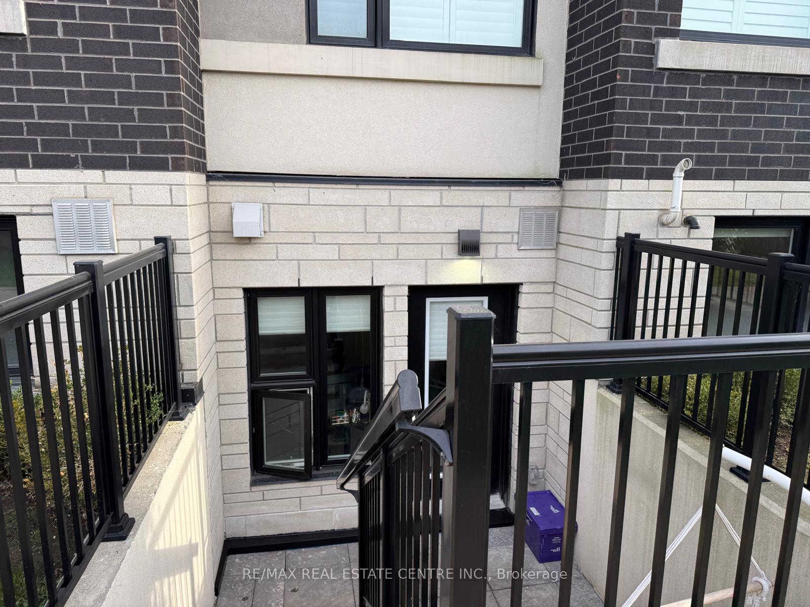 Photo 3 of Unit 214, 1137 Cooke Boulevard, Burlington, LaSalle — HOMEH