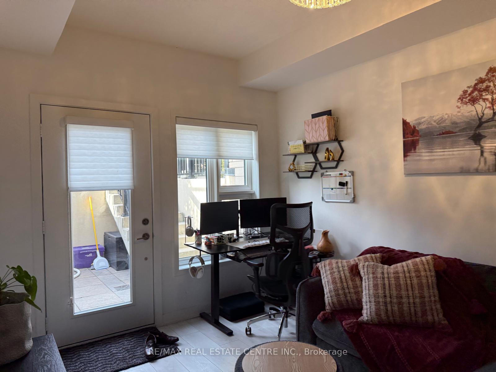 Photo 6 of Unit 214, 1137 Cooke Boulevard, Burlington, LaSalle — HOMEH