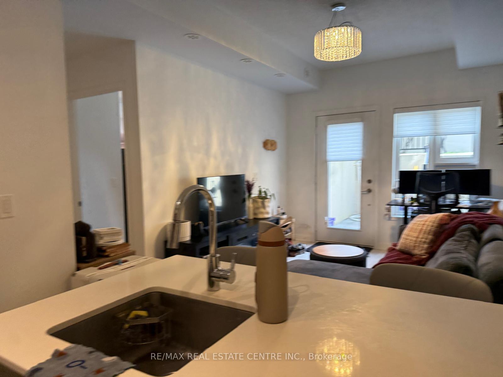 Photo 7 of Unit 214, 1137 Cooke Boulevard, Burlington, LaSalle — HOMEH