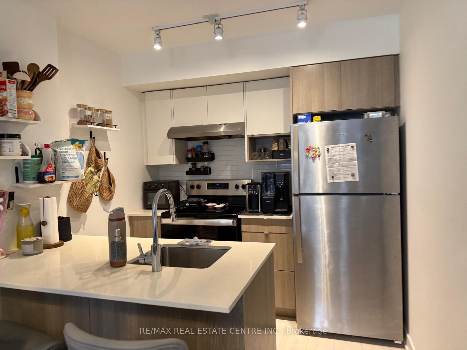 Photo 11 of Unit 214, 1137 Cooke Boulevard, Burlington, LaSalle — HOMEH