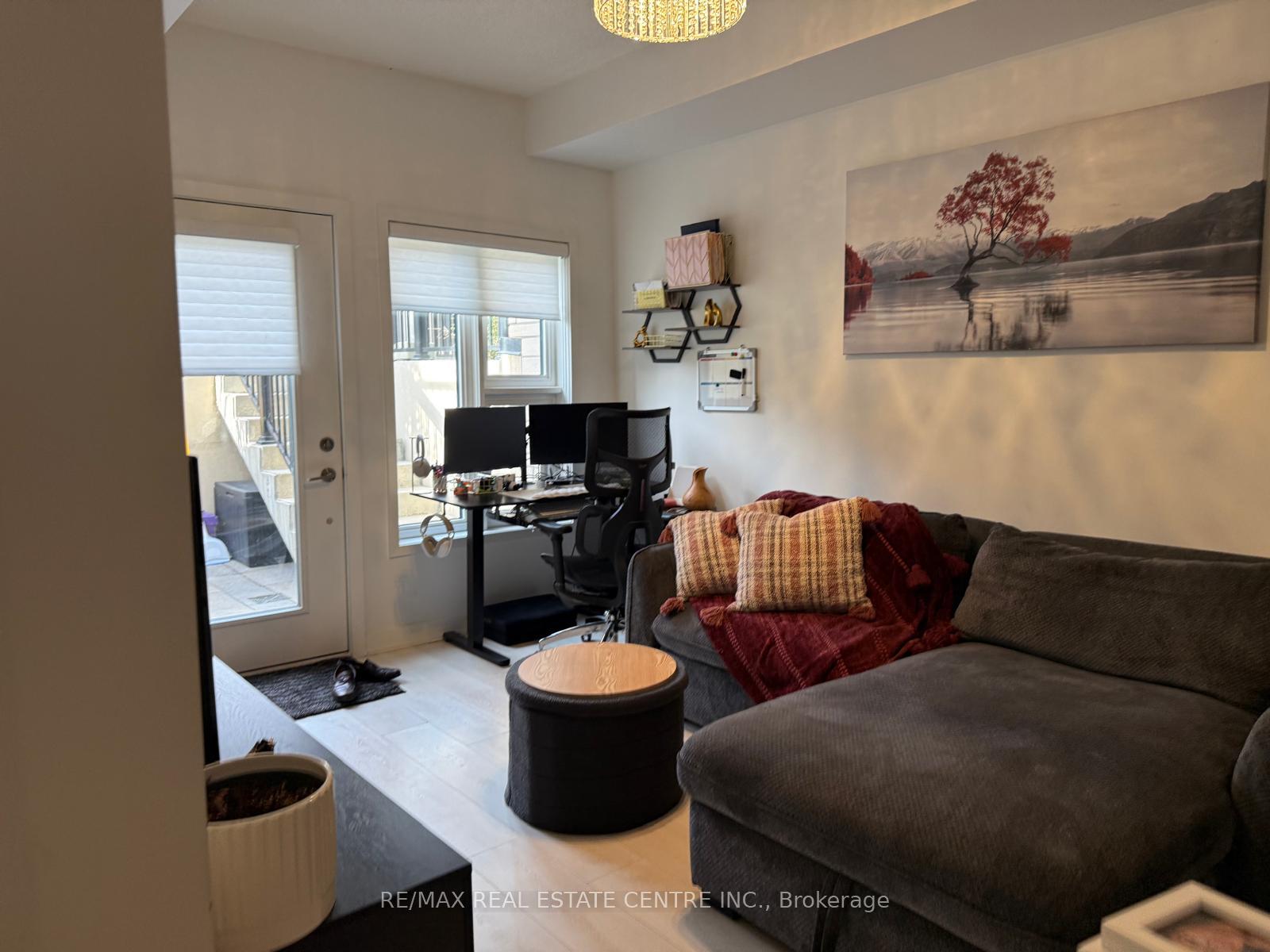 Photo 16 of Unit 214, 1137 Cooke Boulevard, Burlington, LaSalle — HOMEH