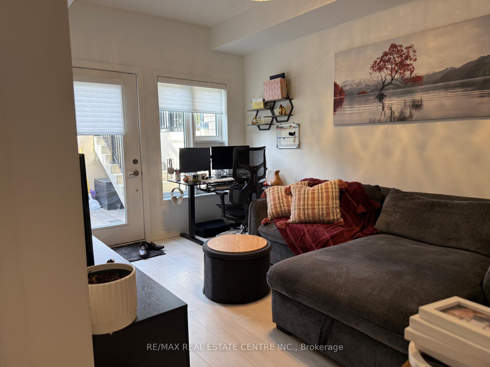 Photo 17 of Unit 214, 1137 Cooke Boulevard, Burlington, LaSalle — HOMEH