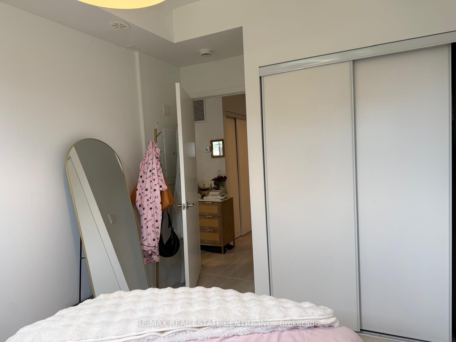 Photo 23 of Unit 214, 1137 Cooke Boulevard, Burlington, LaSalle — HOMEH