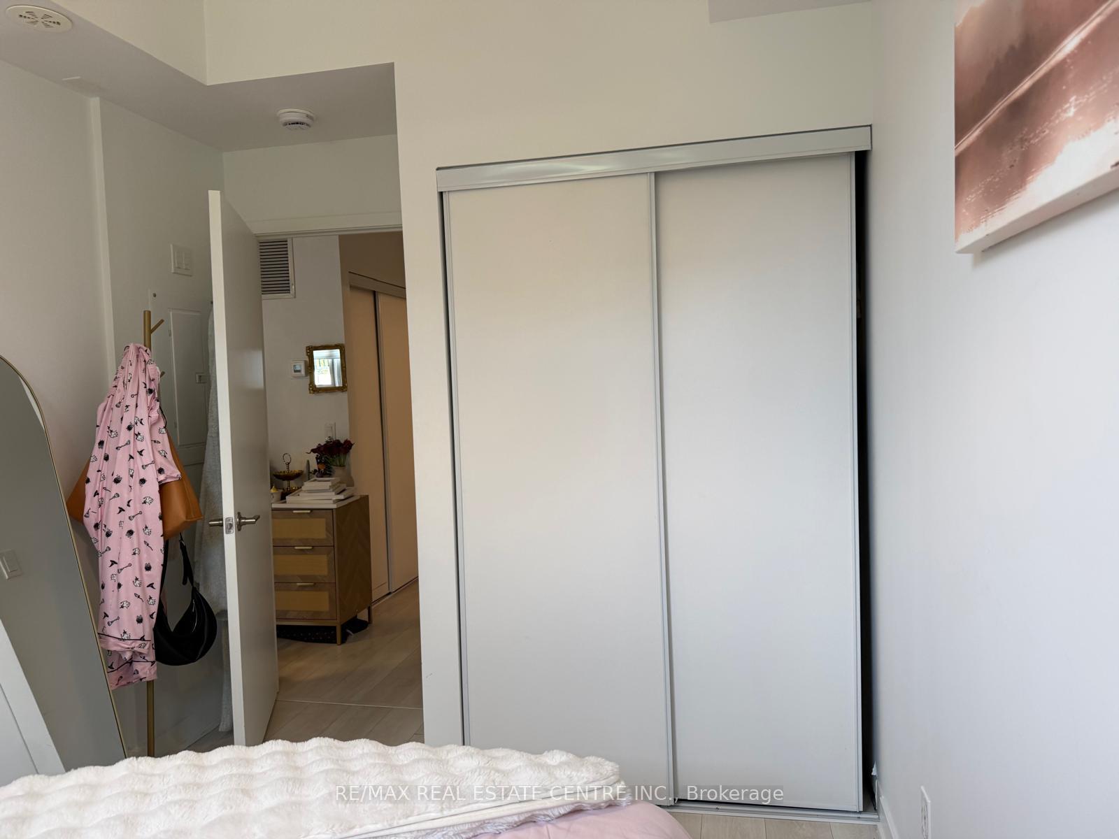 Photo 25 of Unit 214, 1137 Cooke Boulevard, Burlington, LaSalle — HOMEH