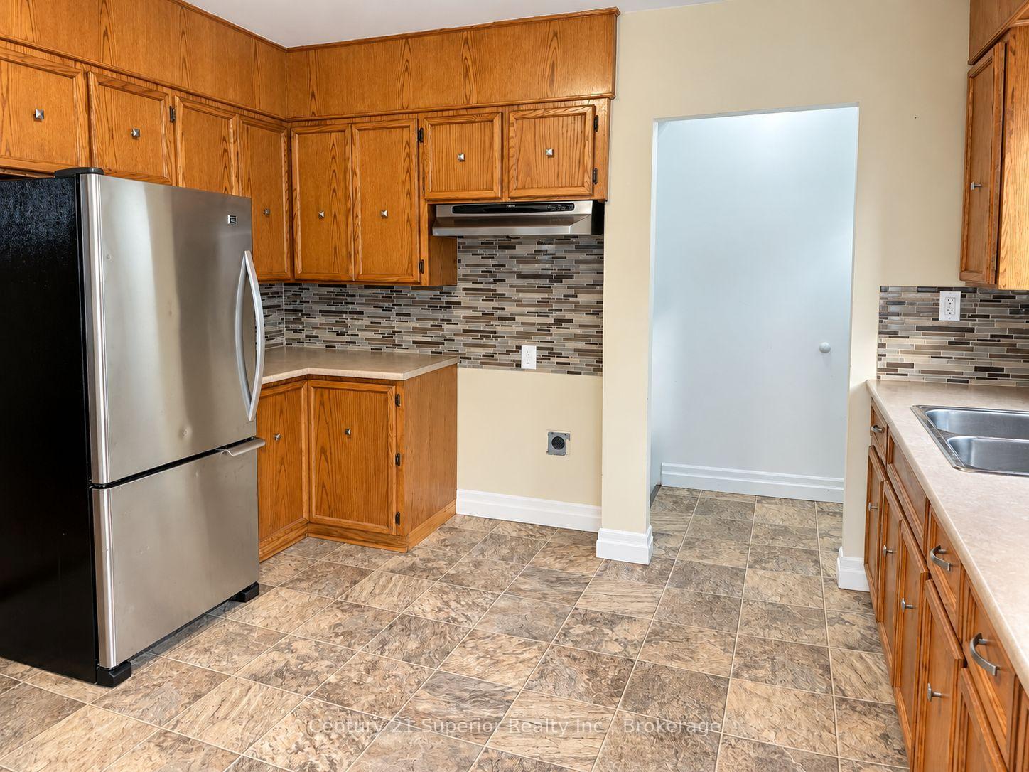 Photo 13 of 632 Vickers Street N, Thunder Bay, McKeller Park — HOMEH