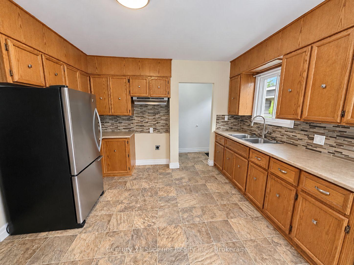 Photo 14 of 632 Vickers Street N, Thunder Bay, McKeller Park — HOMEH