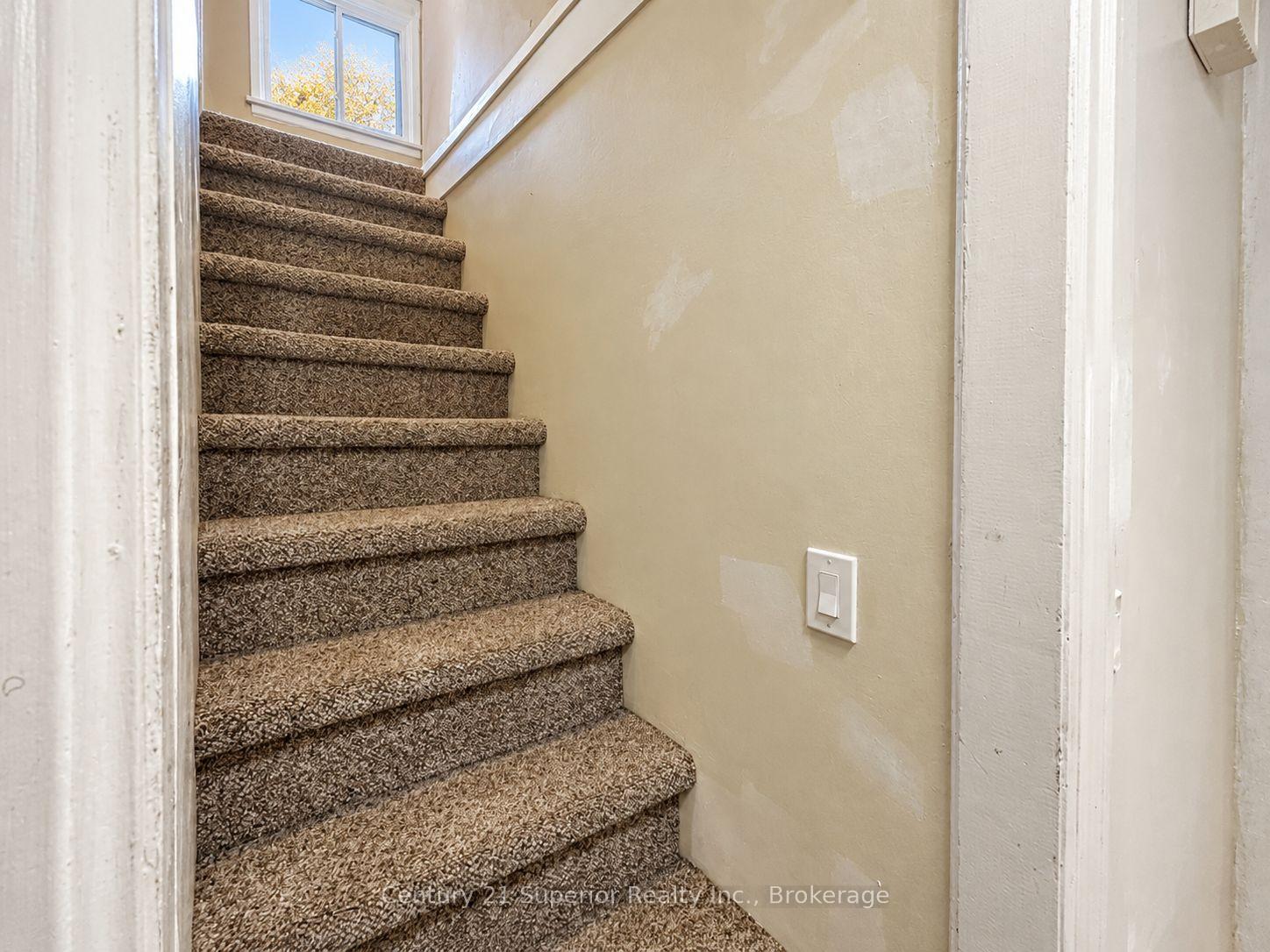 Photo 24 of 632 Vickers Street N, Thunder Bay, McKeller Park — HOMEH