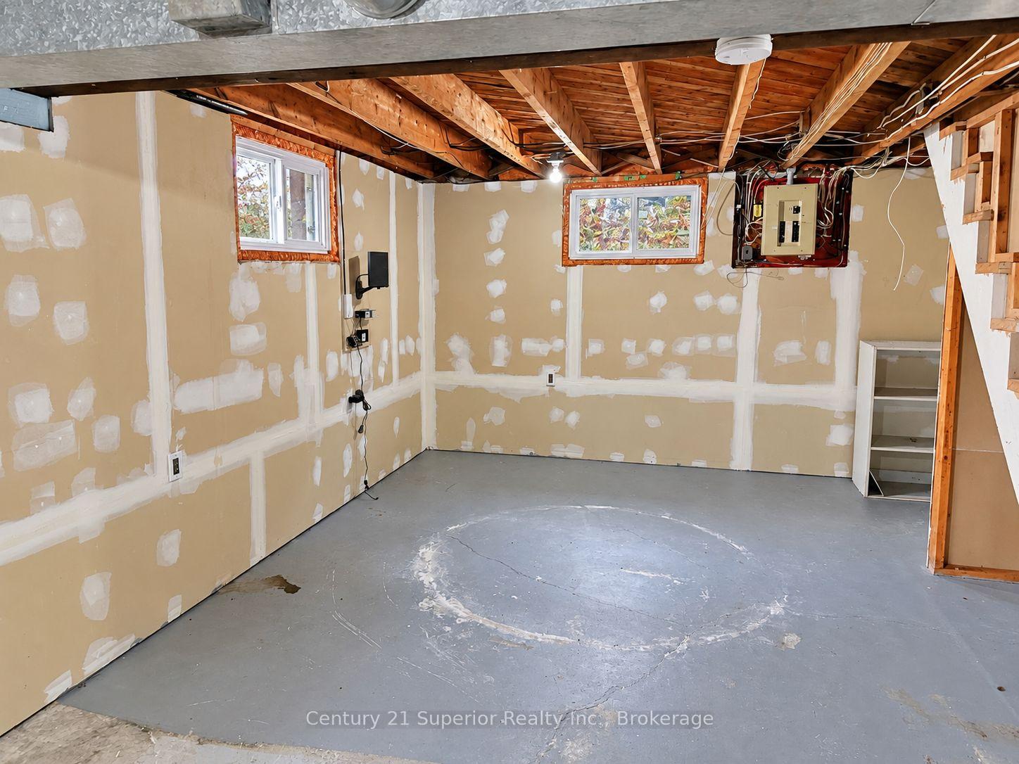 Photo 34 of 632 Vickers Street N, Thunder Bay, McKeller Park — HOMEH