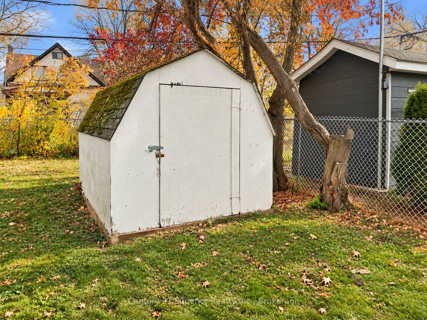 Photo 44 of 632 Vickers Street N, Thunder Bay, McKeller Park — HOMEH